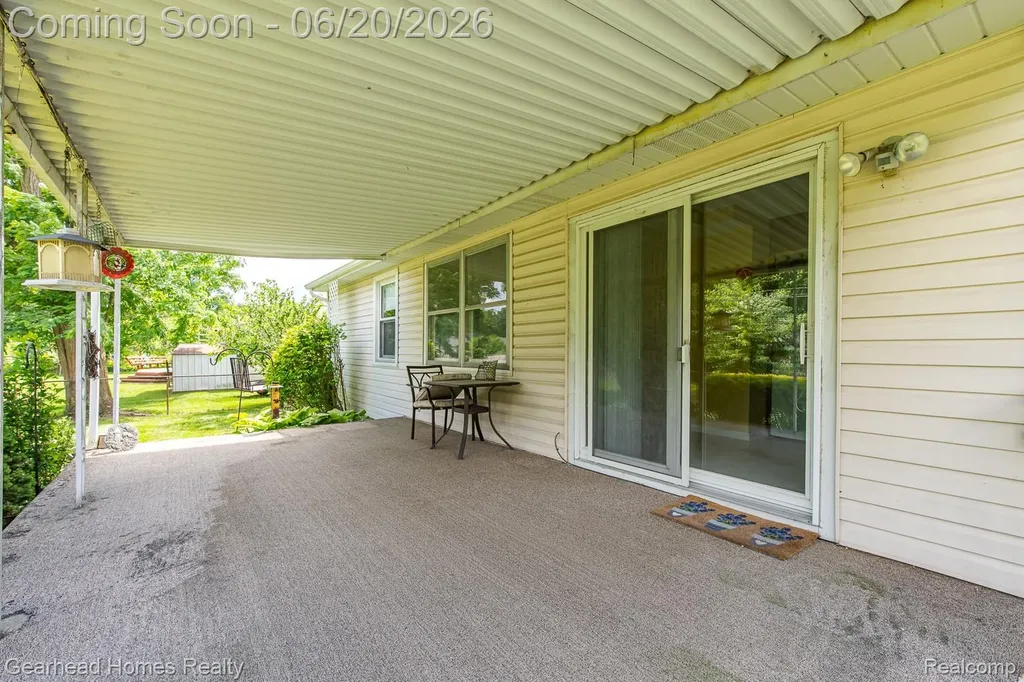 1224 Hira Street Waterford Charter Township MI 48328