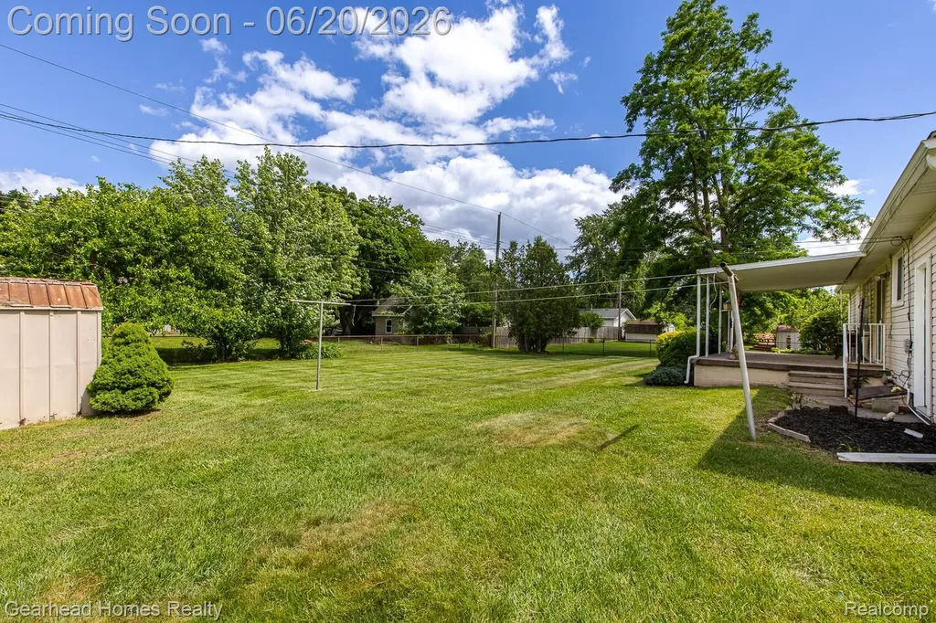 1224 Hira Street Waterford Charter Township MI 48328