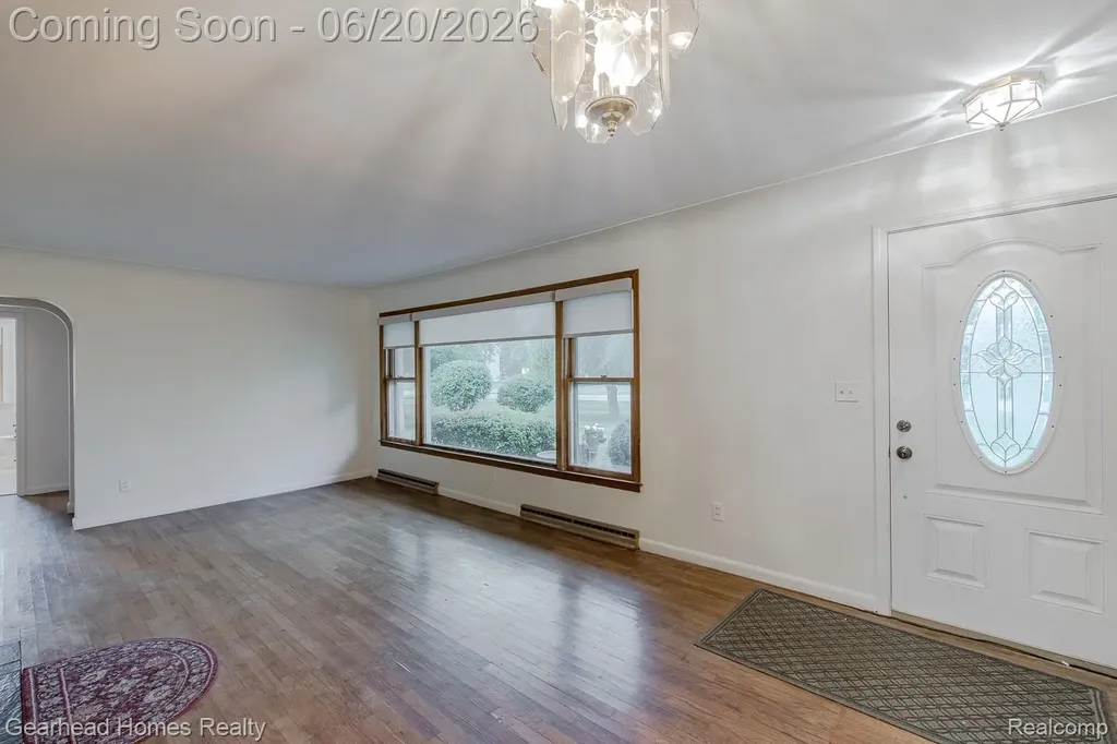 1224 Hira Street Waterford Charter Township MI 48328