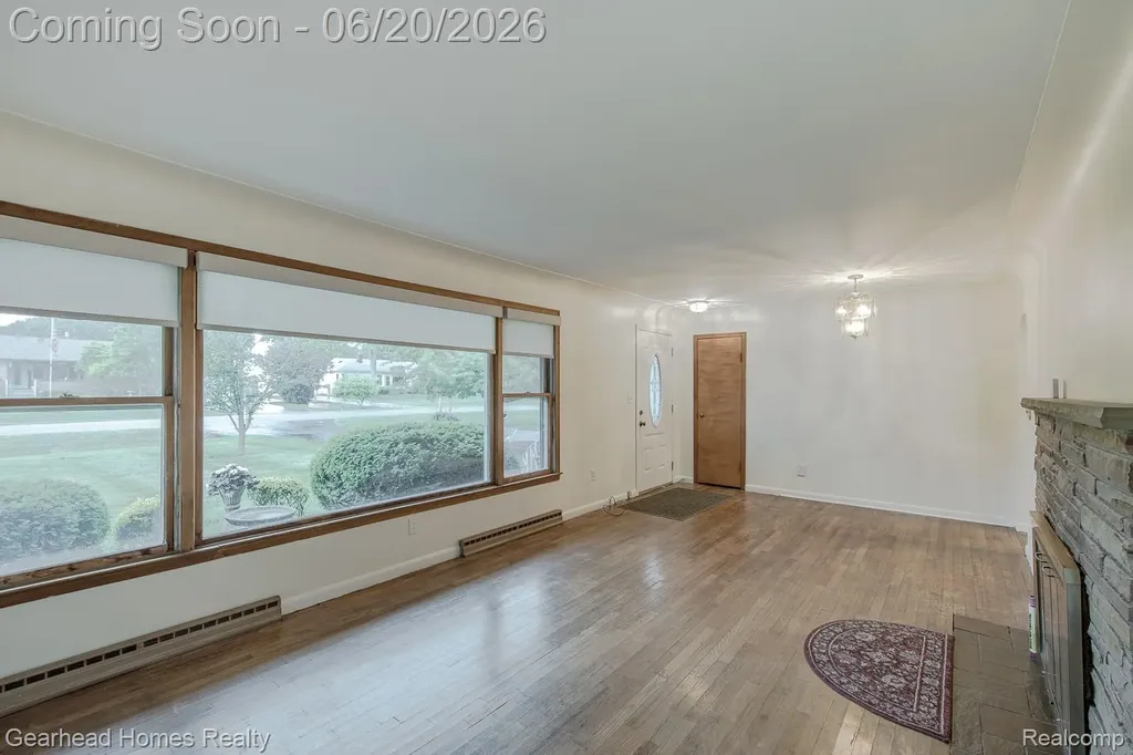 1224 Hira Street Waterford Charter Township MI 48328