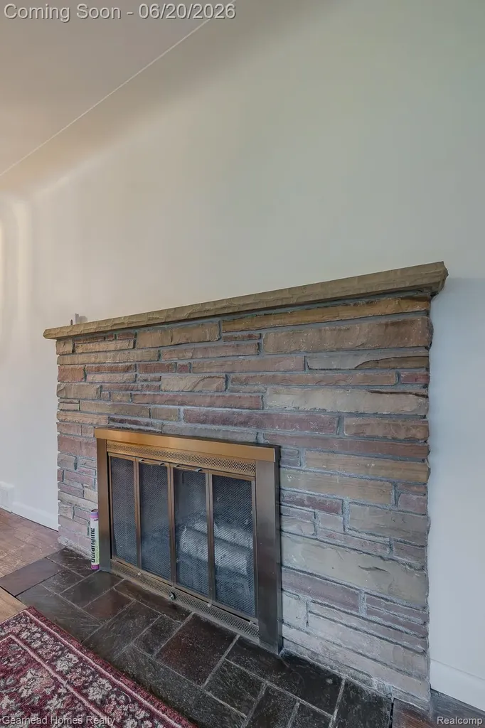 1224 Hira Street Waterford Charter Township MI 48328