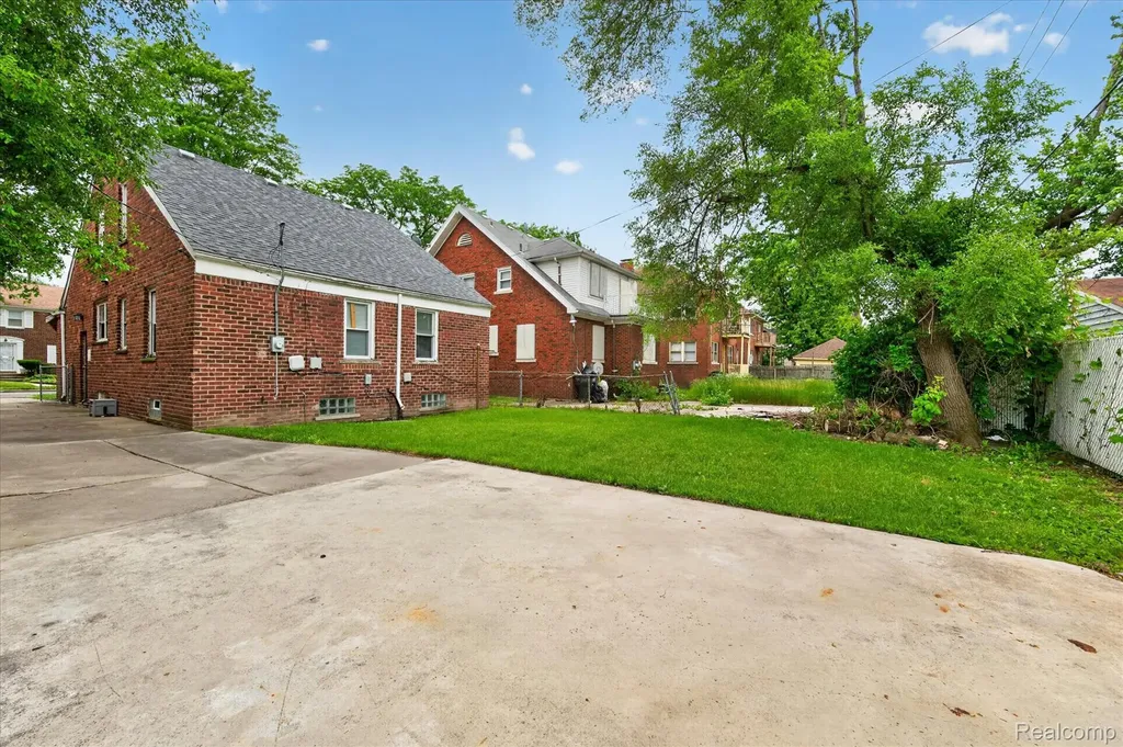 14575 Mettetal Street Detroit City MI 48227