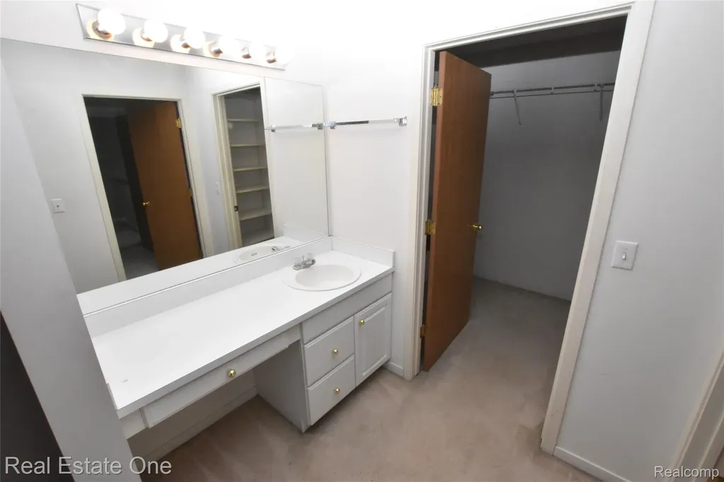 555 Winwood Court Walled Lake City MI 48390