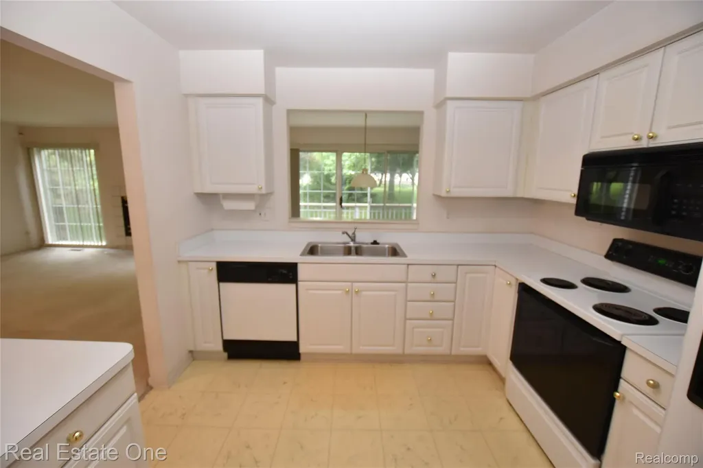 555 Winwood Court Walled Lake City MI 48390