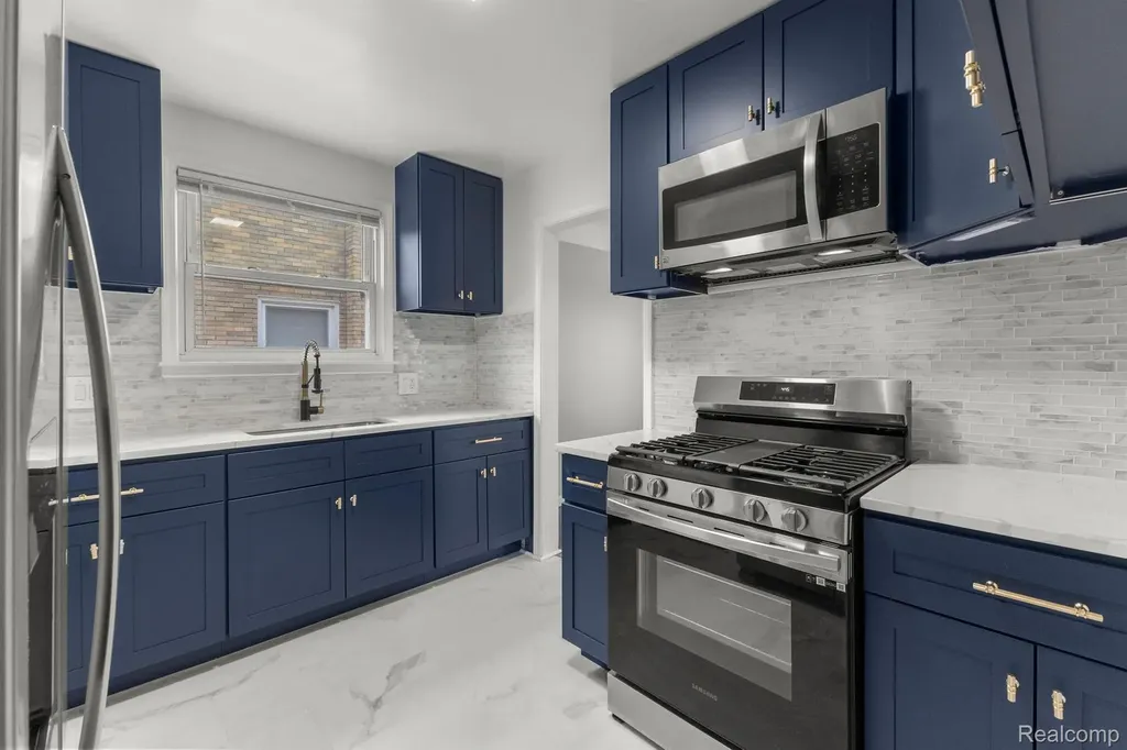 14592 Oconnor Avenue Allen Park City MI 48101