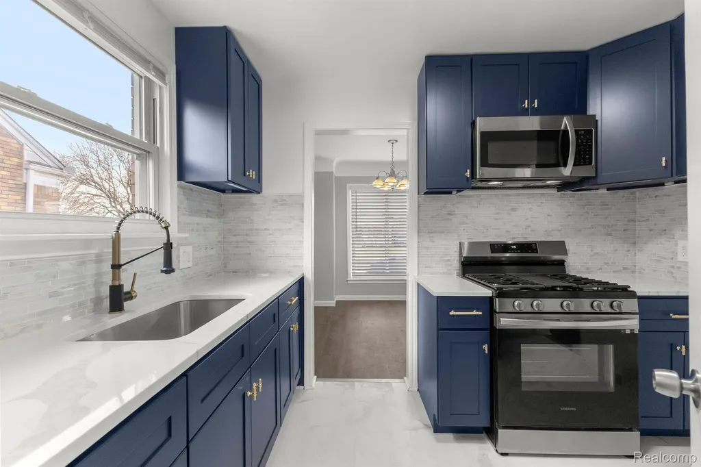 14592 Oconnor Avenue Allen Park City MI 48101