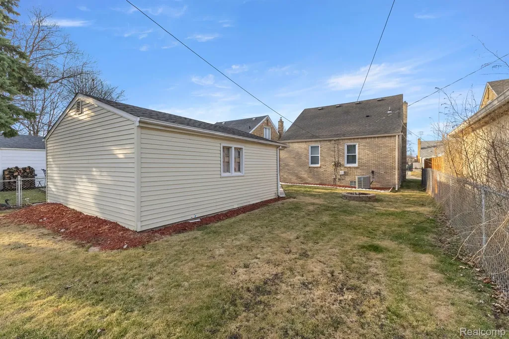 14592 Oconnor Avenue Allen Park City MI 48101
