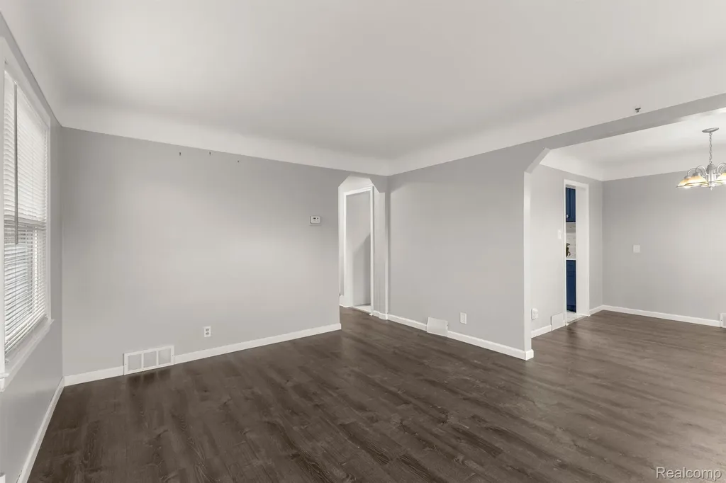 14592 Oconnor Avenue Allen Park City MI 48101