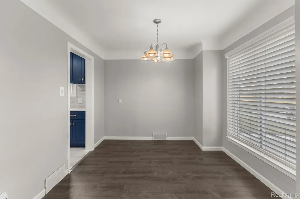 14592 Oconnor Avenue Allen Park City MI 48101