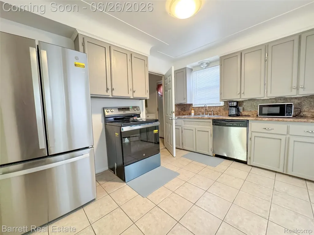20998 Westhaven Avenue Southfield City MI 48075