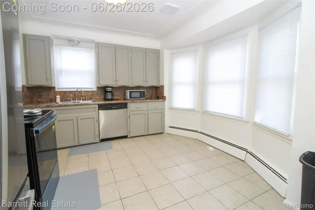 20998 Westhaven Avenue Southfield City MI 48075