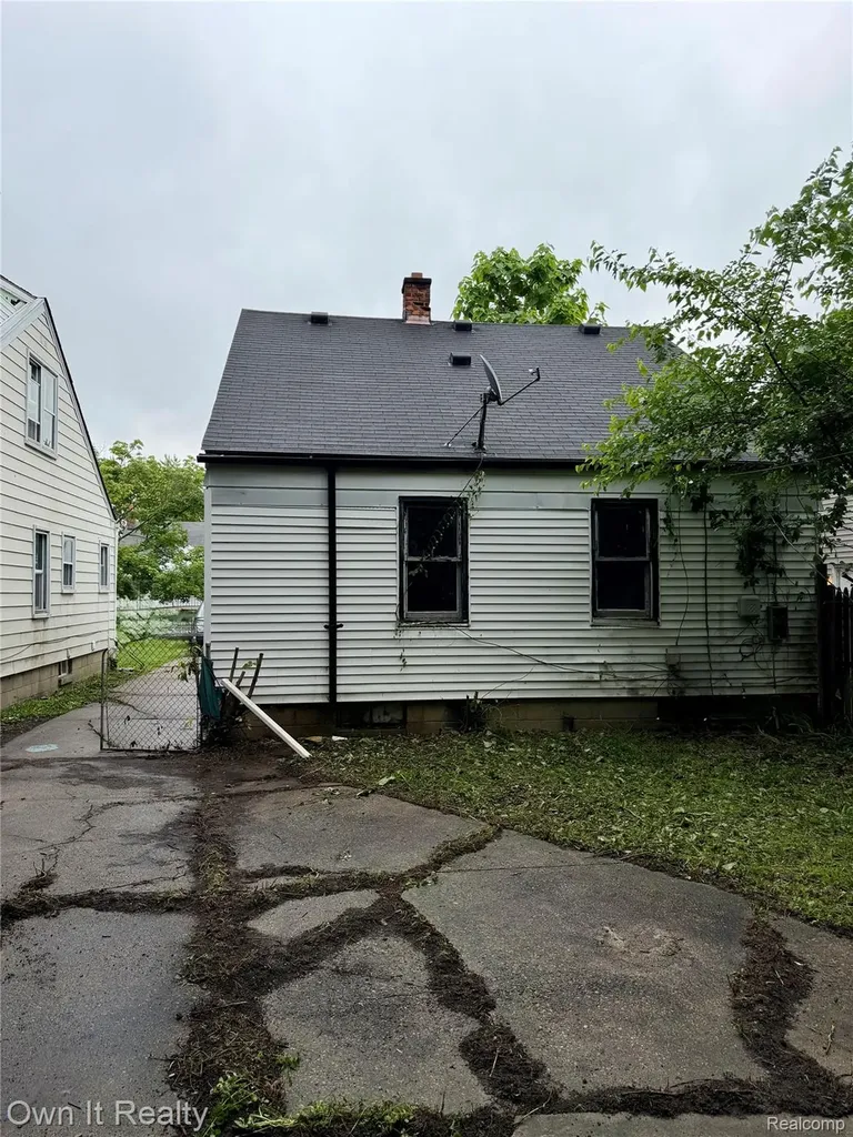 6395 Westwood Street Detroit City MI 48228