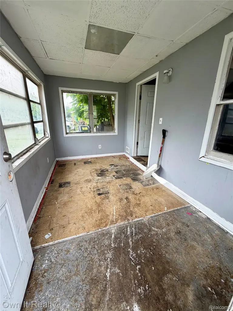 6395 Westwood Street Detroit City MI 48228