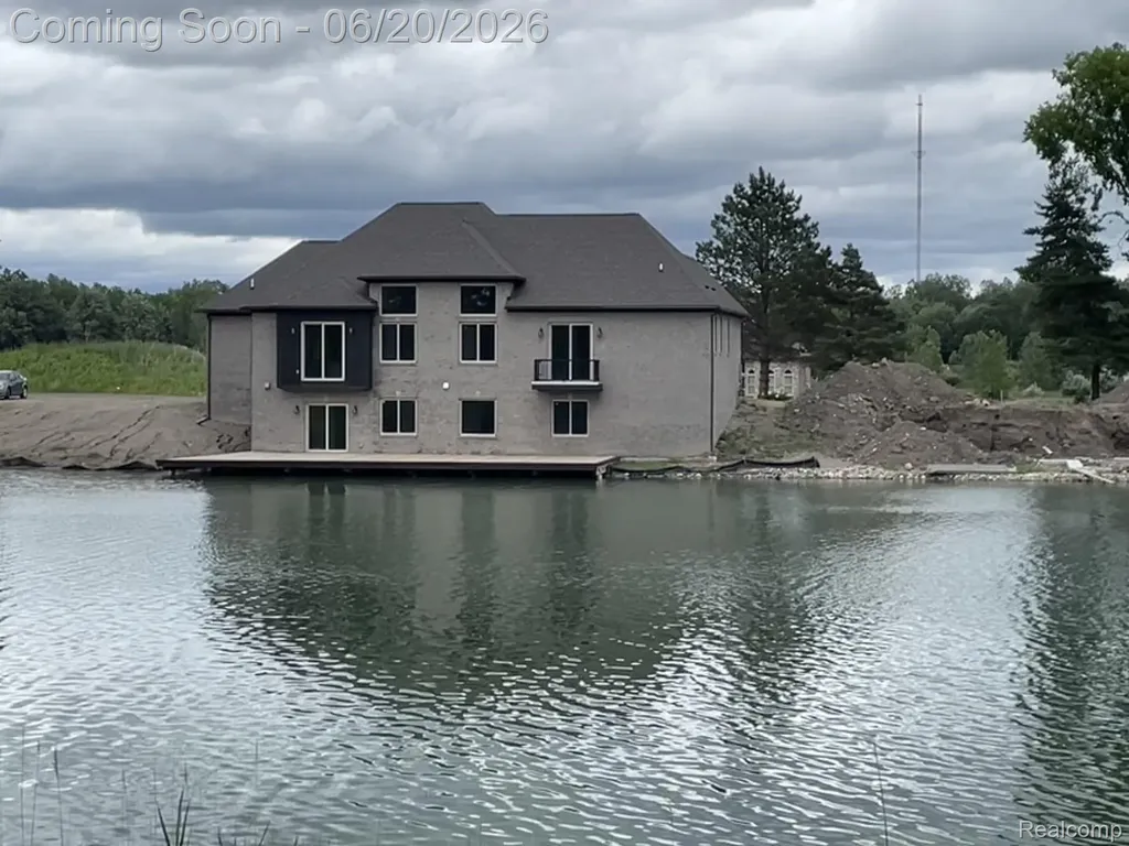68651 Lake Angela Pointe Richmond City MI 48062
