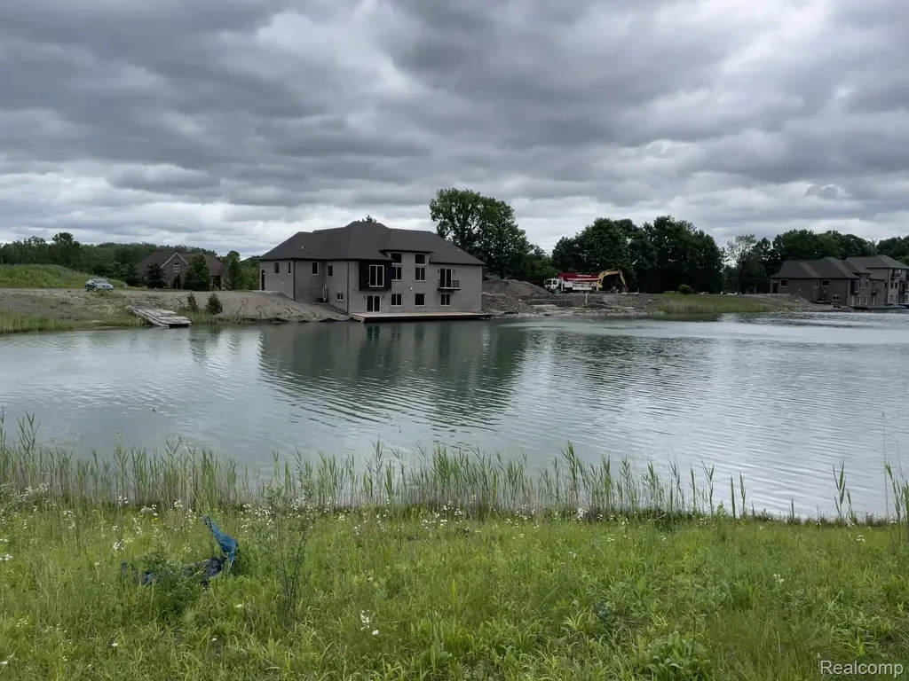 68651 Lake Angela Pointe Richmond City MI 48062
