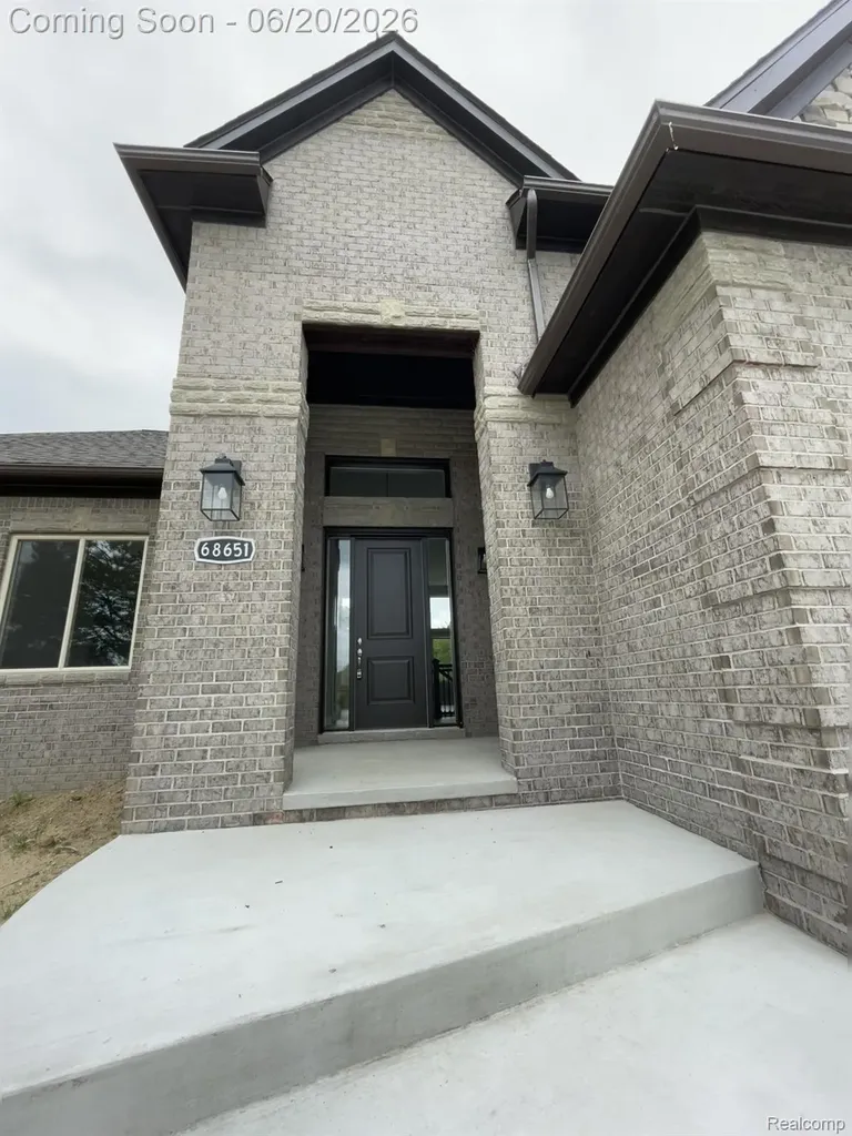 68651 Lake Angela Pointe Richmond City MI 48062