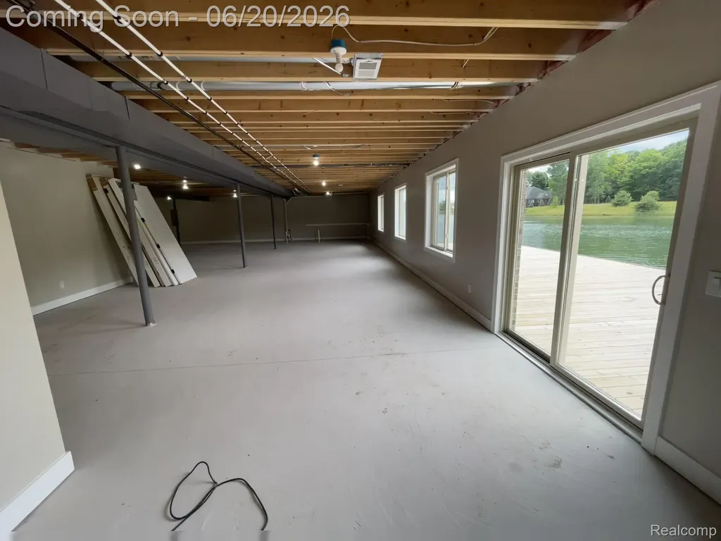 68651 Lake Angela Pointe Richmond City MI 48062