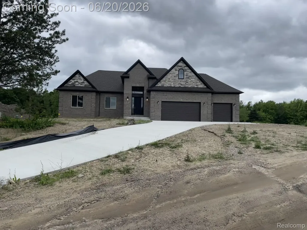 68651 Lake Angela Pointe Richmond City MI 48062