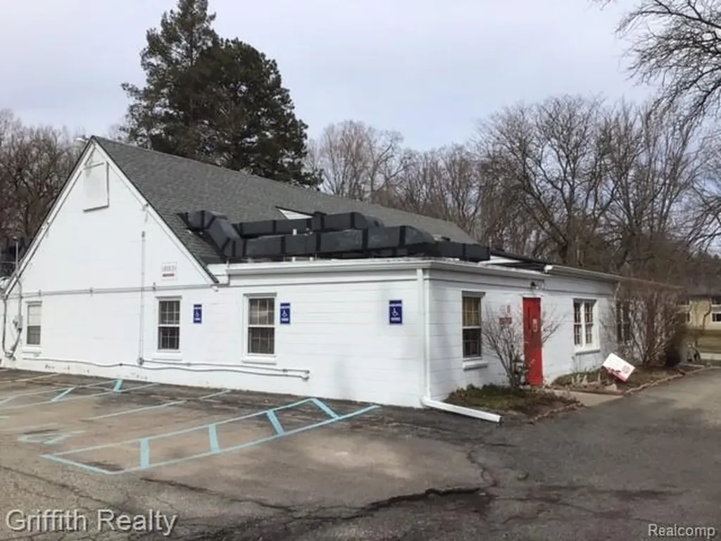 503 Lake Street Howell City MI 48843