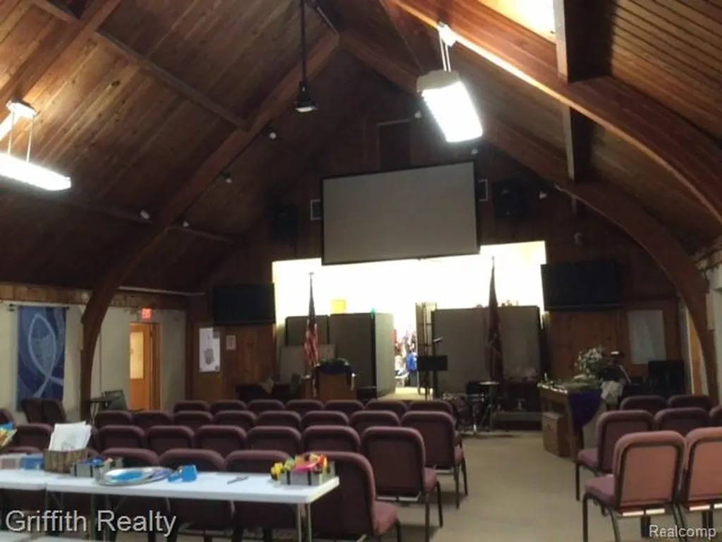 503 Lake Street Howell City MI 48843