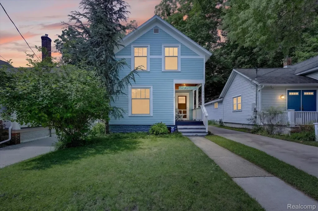 398 Howard Avenue Grand Haven City MI 49417