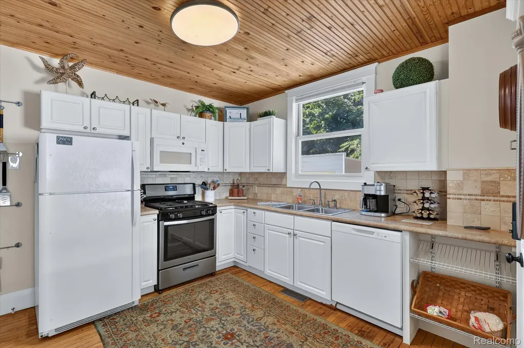 398 Howard Avenue Grand Haven City MI 49417