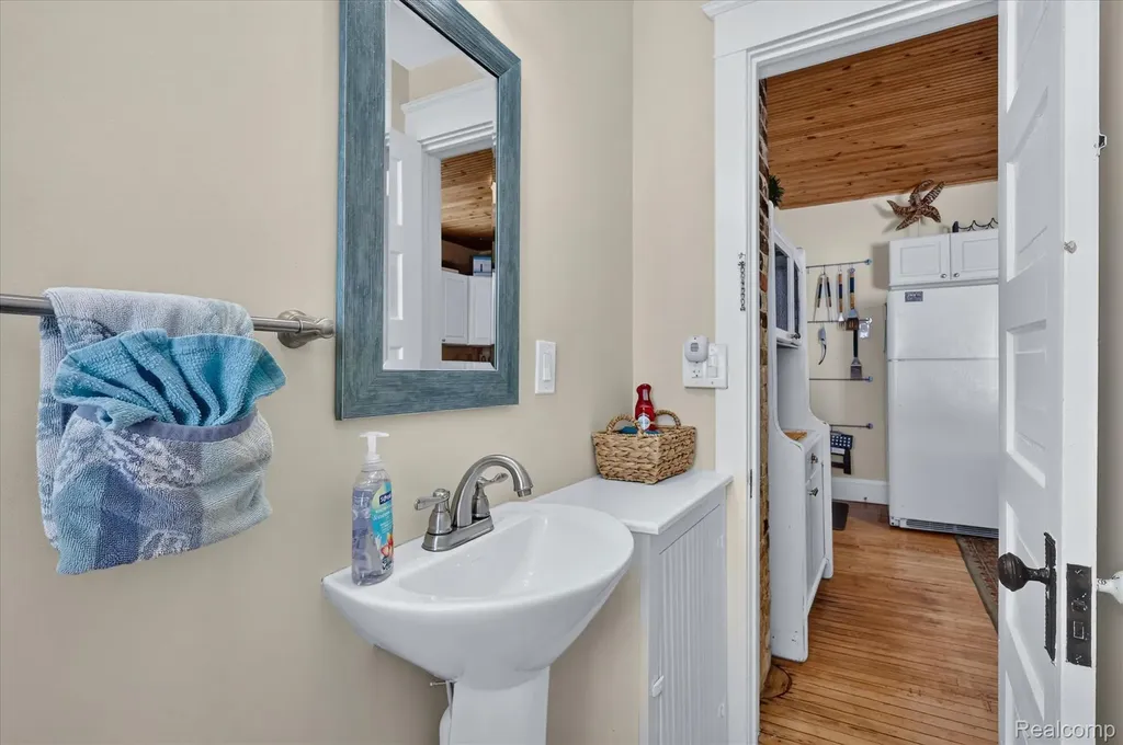 398 Howard Avenue Grand Haven City MI 49417