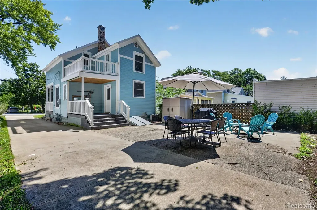 398 Howard Avenue Grand Haven City MI 49417