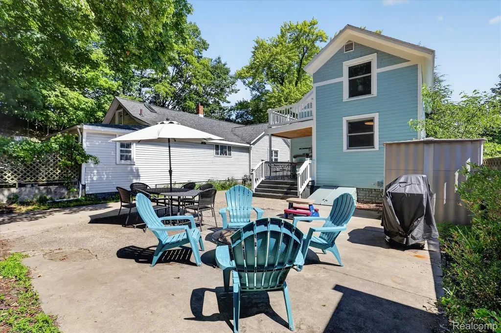 398 Howard Avenue Grand Haven City MI 49417