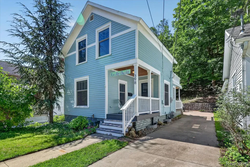 398 Howard Avenue Grand Haven City MI 49417