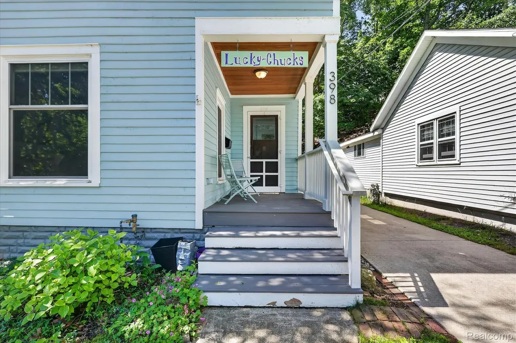 398 Howard Avenue Grand Haven City MI 49417