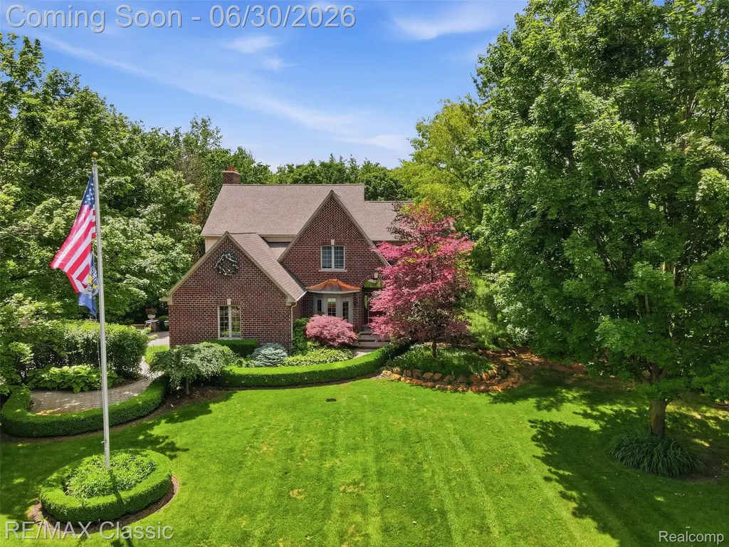 8033 Pine Ridge Court Salem Township MI 48168