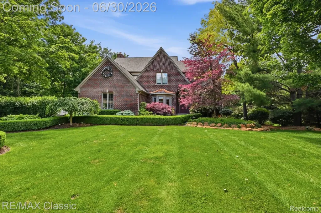 8033 Pine Ridge Court Salem Township MI 48168