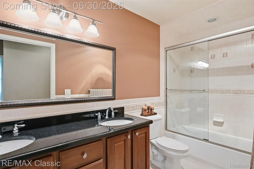8033 Pine Ridge Court Salem Township MI 48168