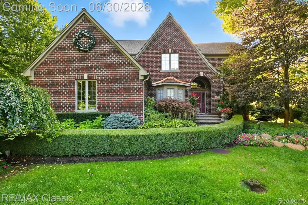 8033 Pine Ridge Court Salem Township MI 48168