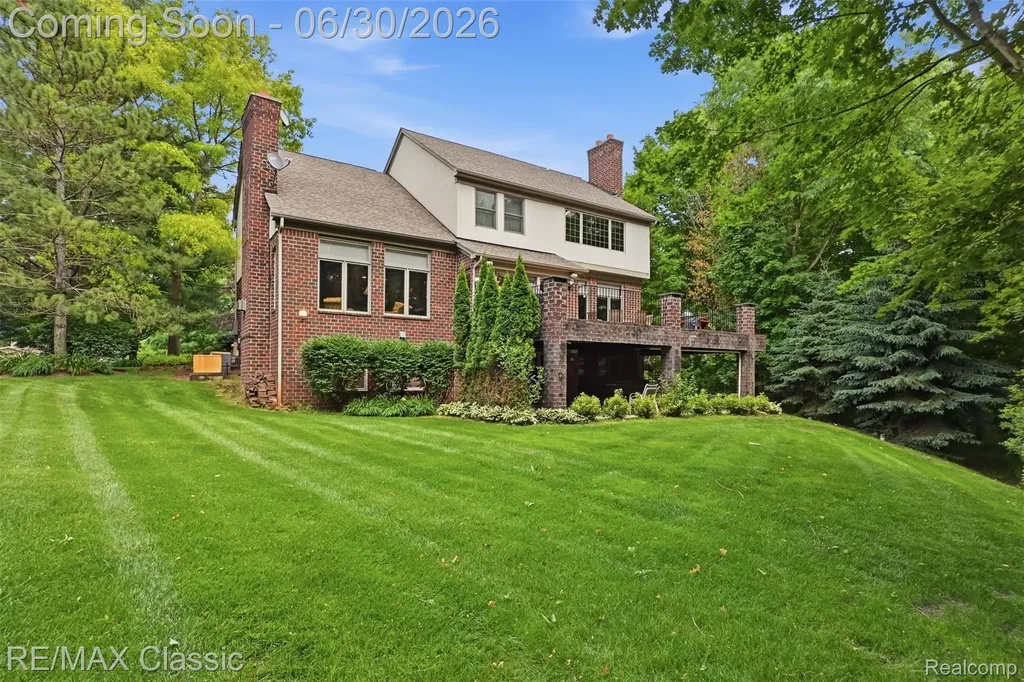 8033 Pine Ridge Court Salem Township MI 48168