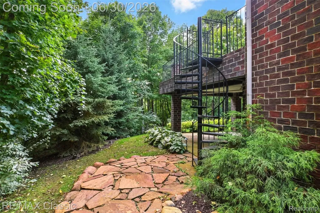 8033 Pine Ridge Court Salem Township MI 48168