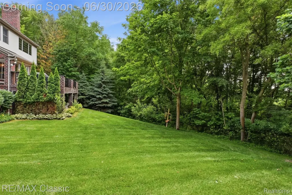 8033 Pine Ridge Court Salem Township MI 48168