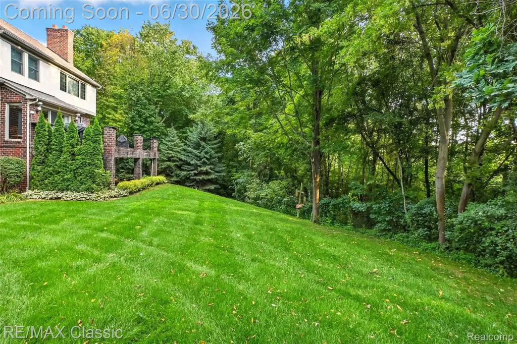 8033 Pine Ridge Court Salem Township MI 48168