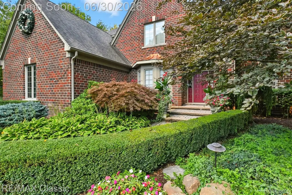 8033 Pine Ridge Court Salem Township MI 48168