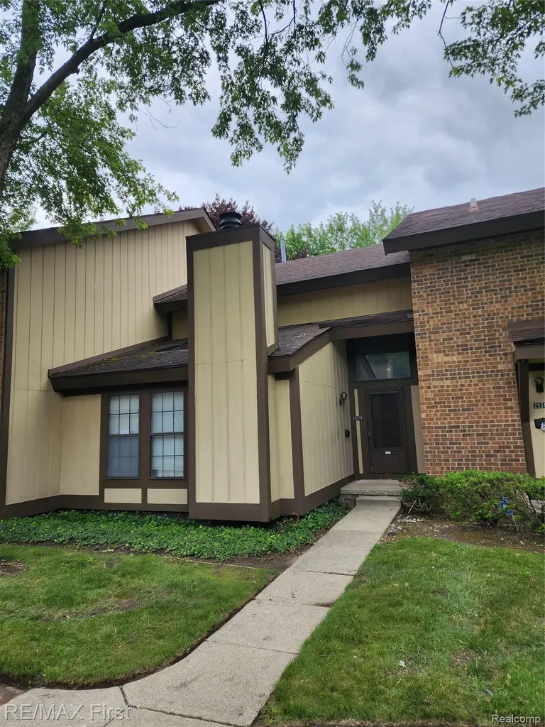25311 Greenbrooke Drive Southfield City MI 48033