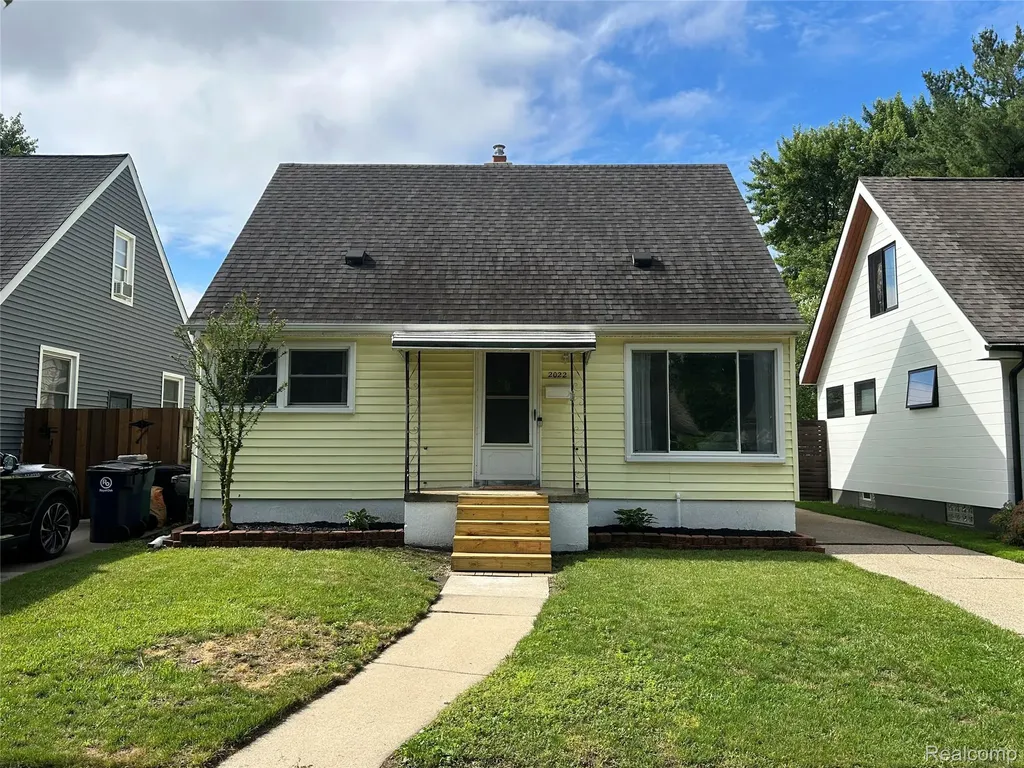 2022 E Lincoln Avenue Royal Oak City MI 48067