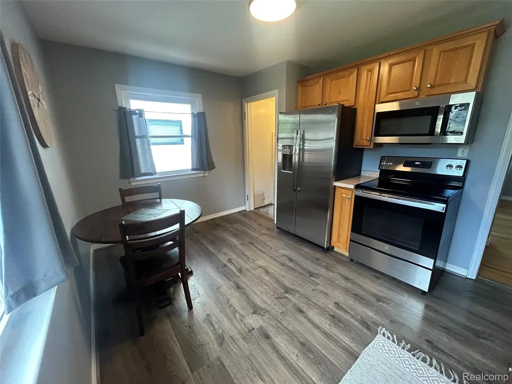2022 E Lincoln Avenue Royal Oak City MI 48067