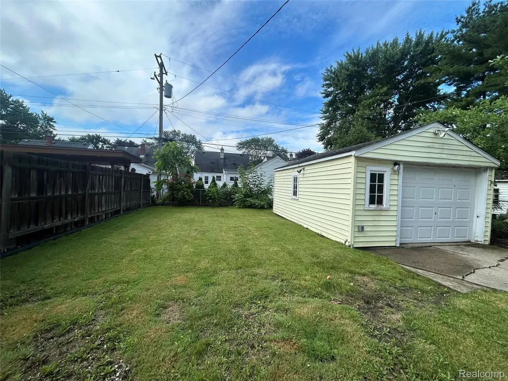 2022 E Lincoln Avenue Royal Oak City MI 48067