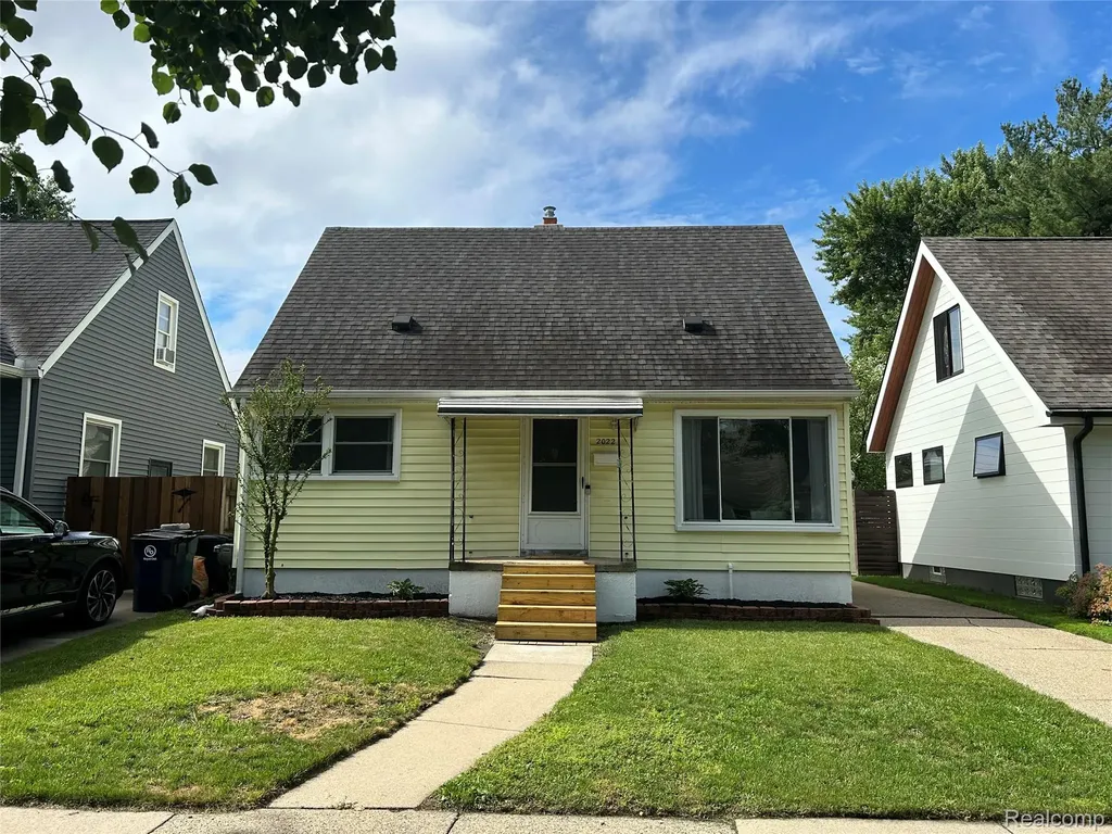 2022 E Lincoln Avenue Royal Oak City MI 48067