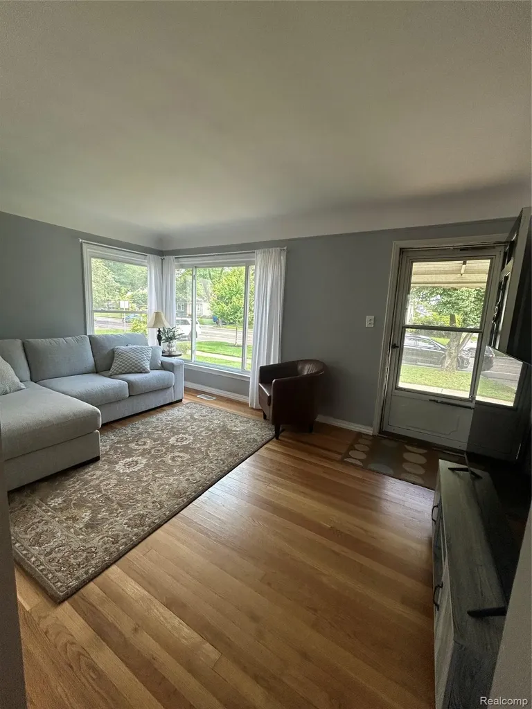 2022 E Lincoln Avenue Royal Oak City MI 48067