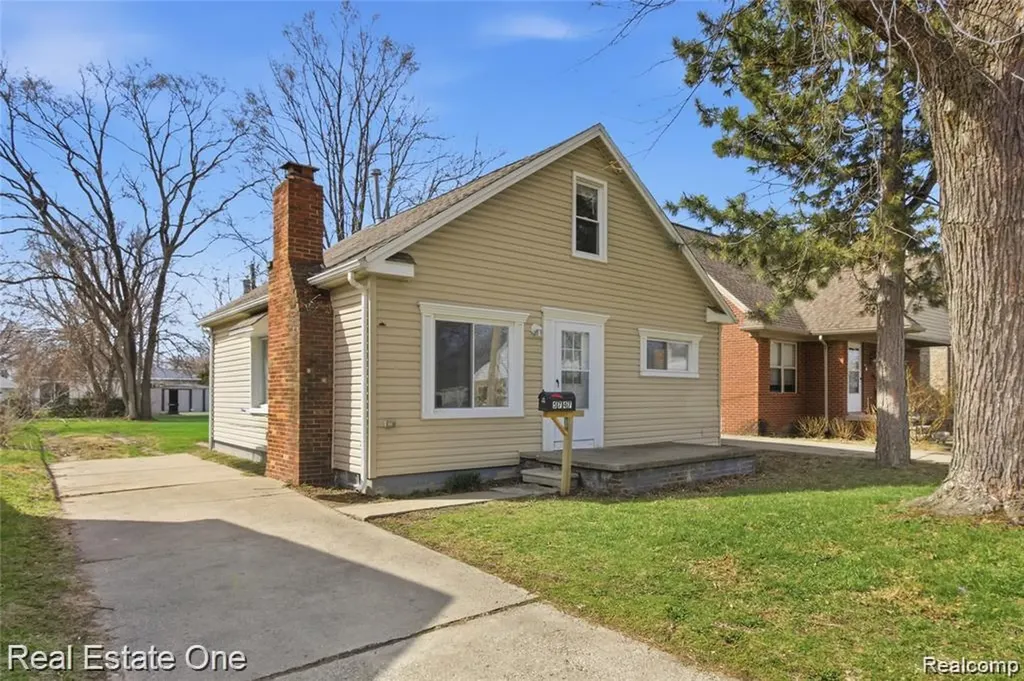 5747 Kingsbury Street Dearborn Heights City MI 48127