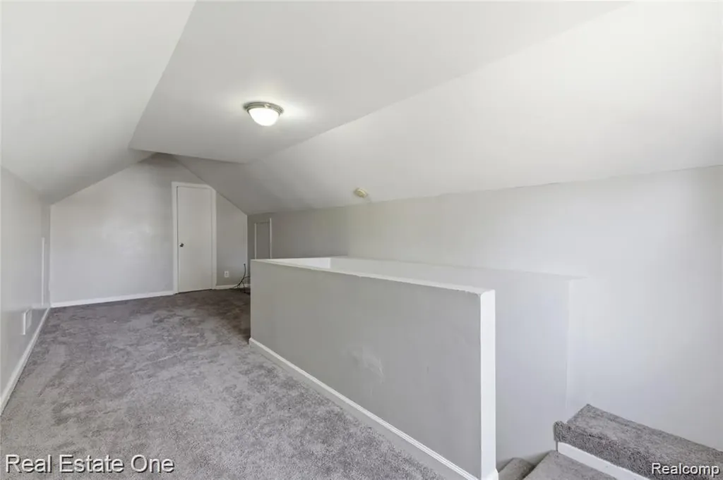 5747 Kingsbury Street Dearborn Heights City MI 48127
