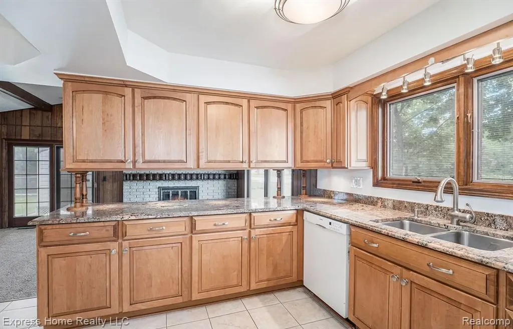 35526 Dunston Drive Sterling Heights City MI 48310