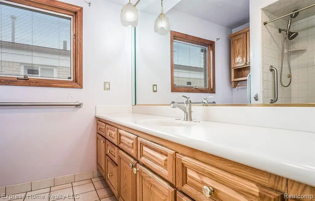 35526 Dunston Drive Sterling Heights City MI 48310